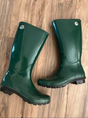 Ugg Tall Rain Boots Dark Green Gloss Size 7
